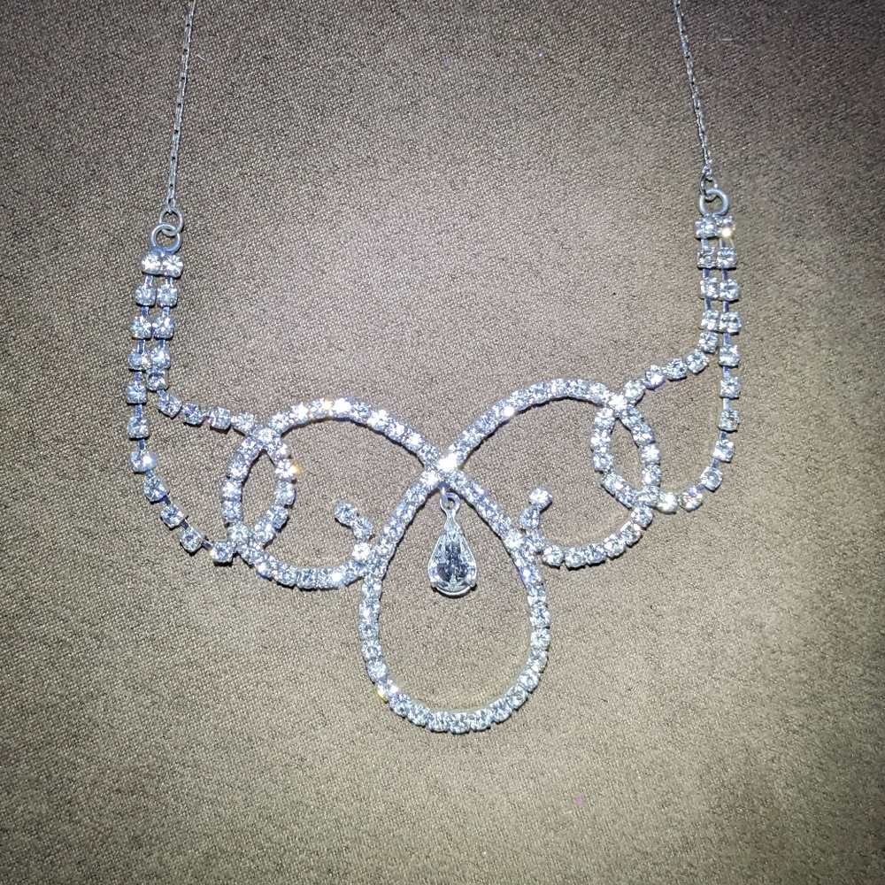 NIP Gorgeous 💎 Rhinestone 💎 Necklace